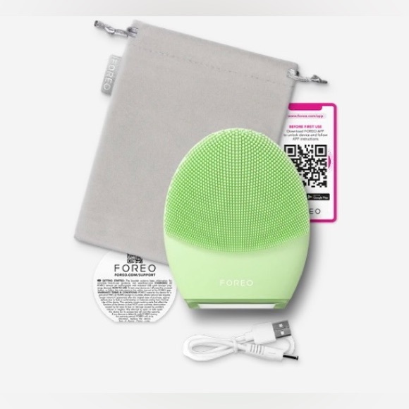 Foreo Luna 4 Smart Facial Cleansing and Firming Device - Picture 7 of 16